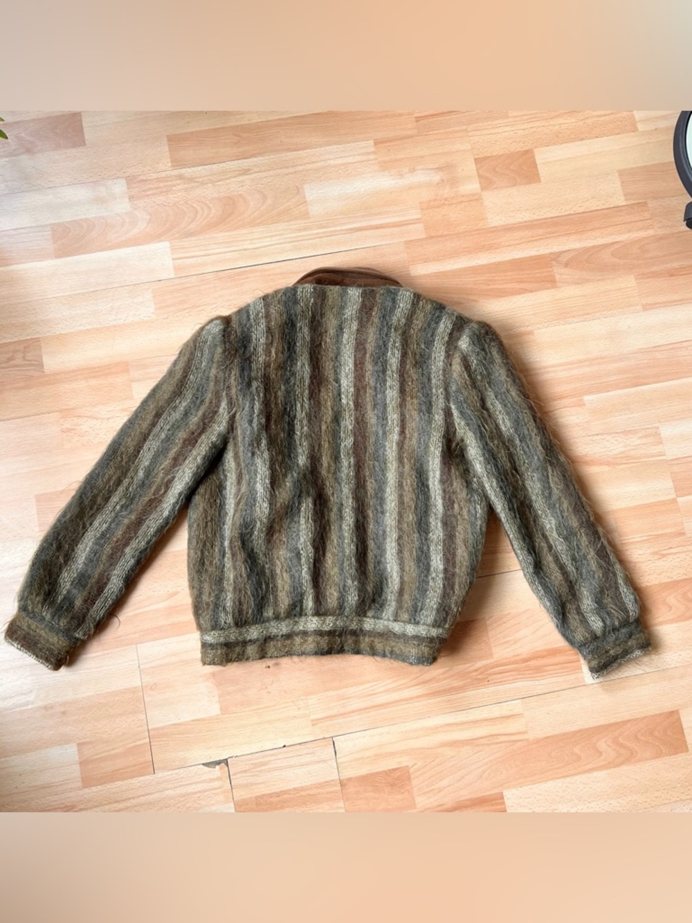 Fuzzy vintage 90s Mohair Bomber Jacket in Olive & Brown removable suede collar - Picture 7 of 12